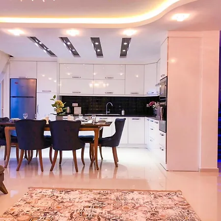 Villa Villa *